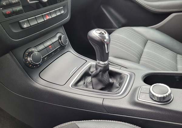 Mercedes-Benz Klasa B cena 47000 przebieg: 131000, rok produkcji 2013 z Łowicz małe 781